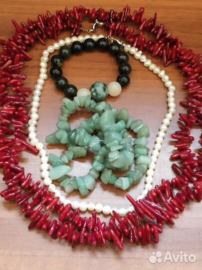 Пакетом бусы и браслет натуральные камни