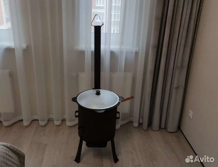 Казан чугунный с печкой 12литров