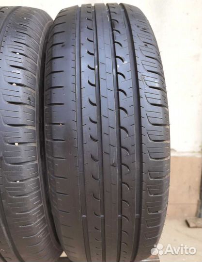 Goodyear EfficientGrip SUV 4x4 215/60 R17 96H