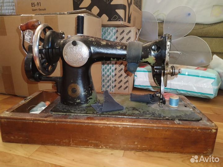 Швейная машинка ручная СССР