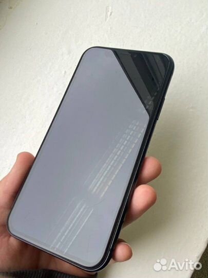 Телефон iPhone 11