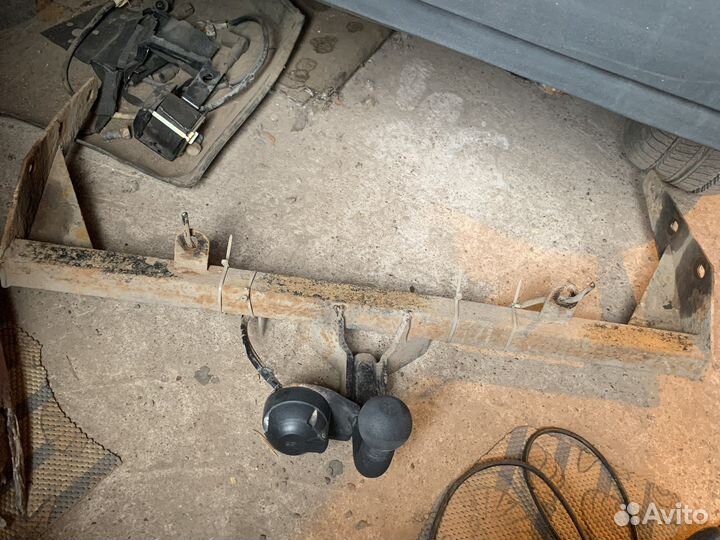 Фаркоп с розеткой лада калина