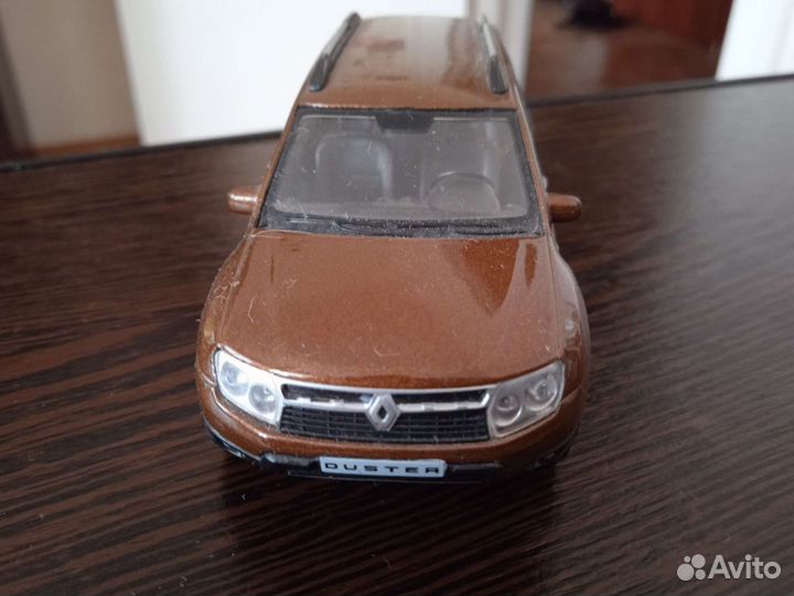 Модель Renault Duster масштаб 1:43