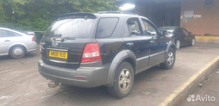 Спойлер крышки багажника Kia Sorento 2006