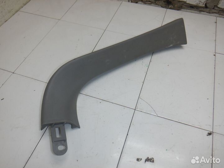 Обшивка двери багажника Mazda MPV