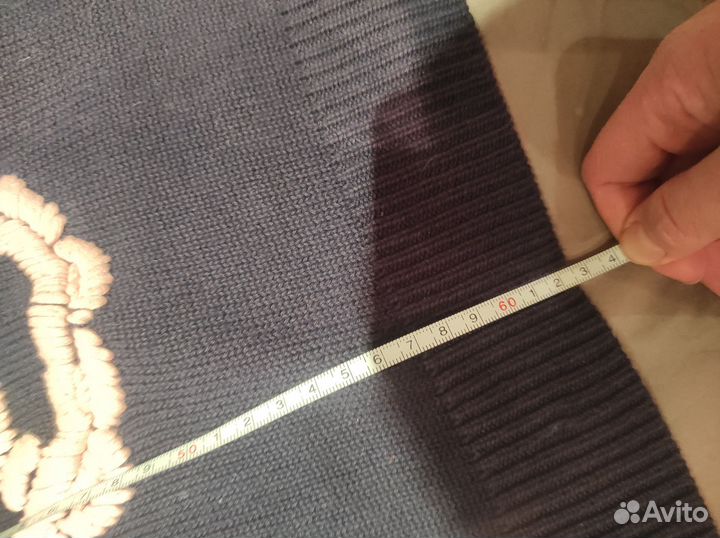 Свитер с вышивкой 50