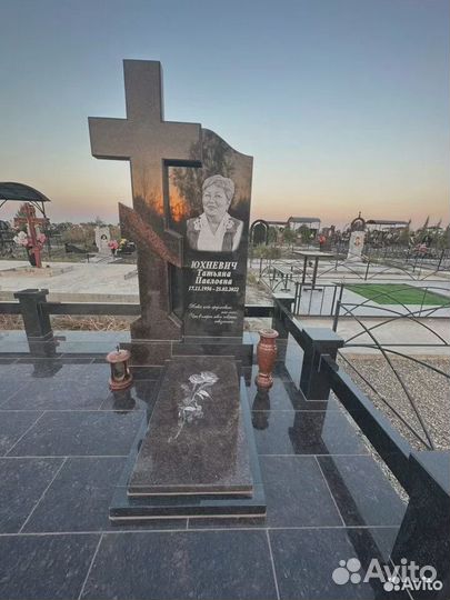 Памятники из гранита/мрамора