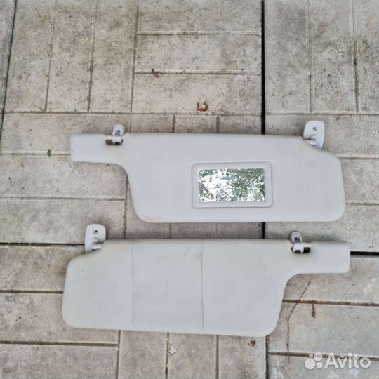 Солнцезащитный козырек