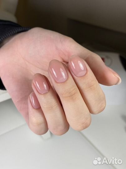 Модель на маникюр