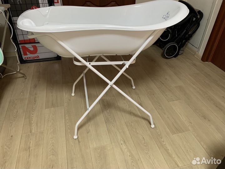 Продам детскую ванночку с подставкой