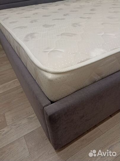 Кровать двухспальная 160 200 бу