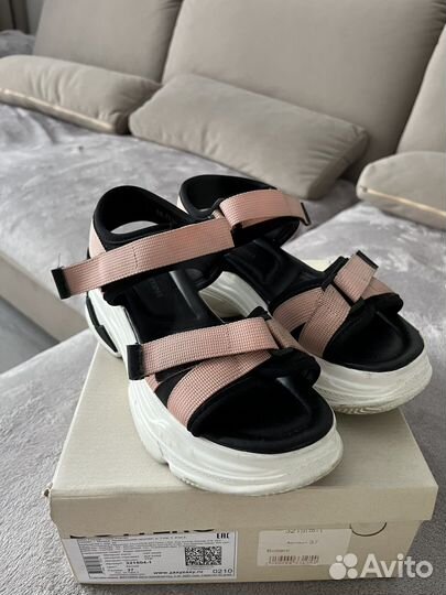 Сандалии для девочки