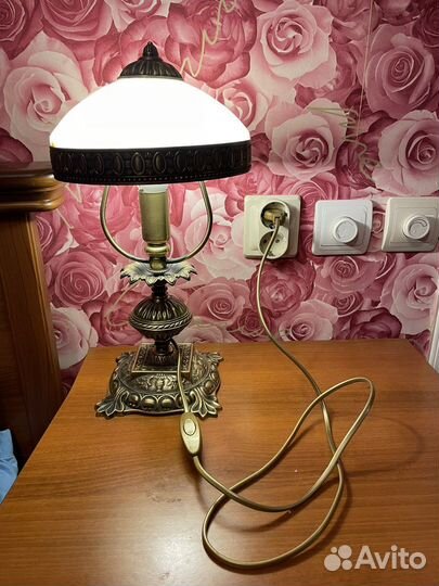 Лампа настольная из натурального камня и латуни