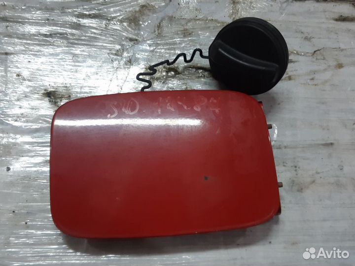 Лючок бензобака Volvo S40 II (2004—2007)