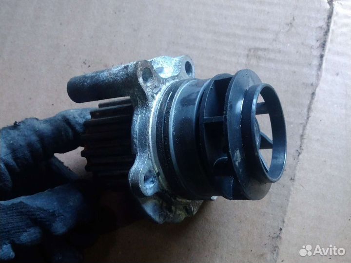 Помпа Volkswagen Audi2.0TDI BKD