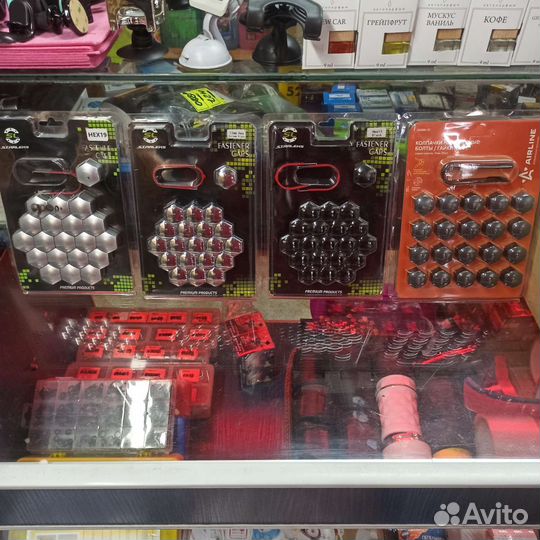 Колпачки на болты r17