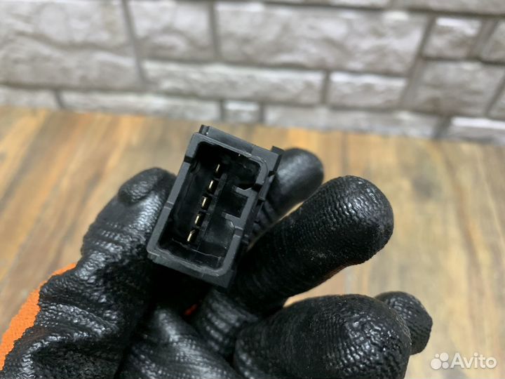 Suzuki Vitara Кнопка помощи спуска со склона