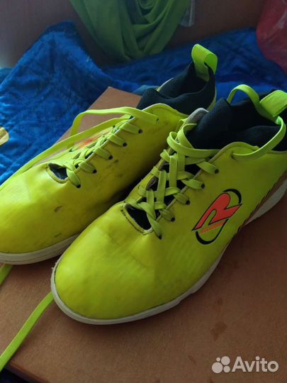 Бутсы, футзалки, защита детские. 35 размеры