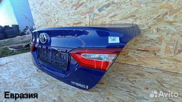 Крышка багажника Toyota Camry 70 2017-2022