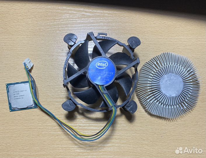 Процессор intel core i5-7500 вместе с кулером