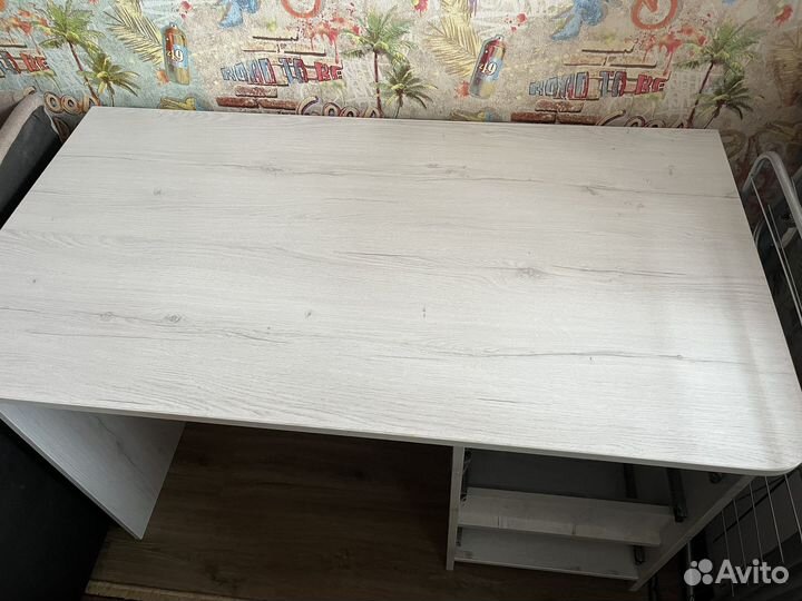 Письменный стол