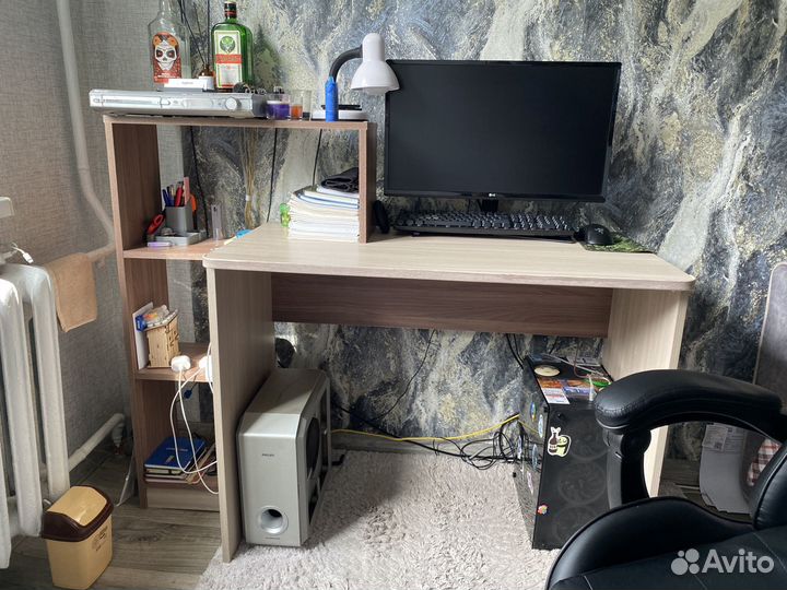 Компьютерный стол