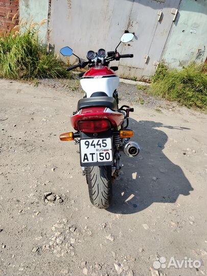 Honda CB 400 vtec 2