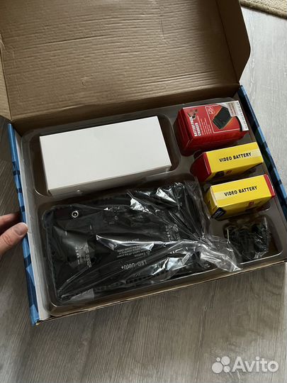 Видеосвет pro led 600 + 2 батареи и зарядка