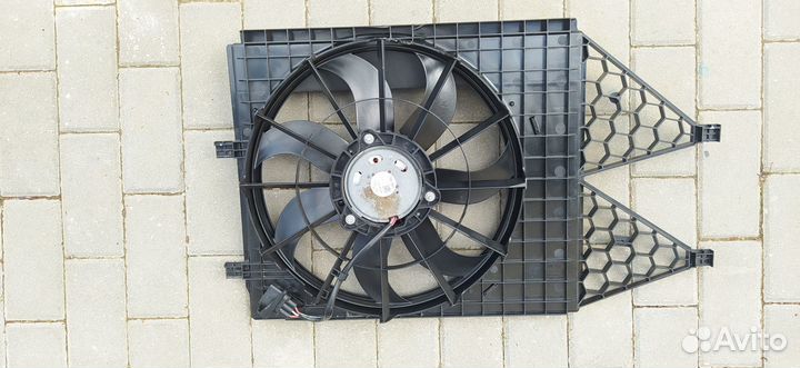 Диффузор радиатора Volkswagen Polo