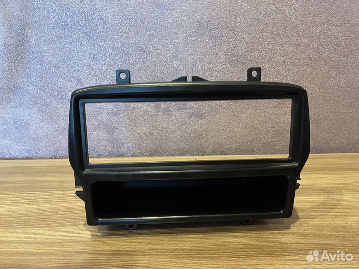 Пластик магнитолы на весту