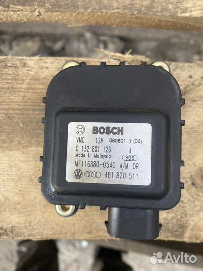 Моторчик заслонки отопителя Audi A6 C5