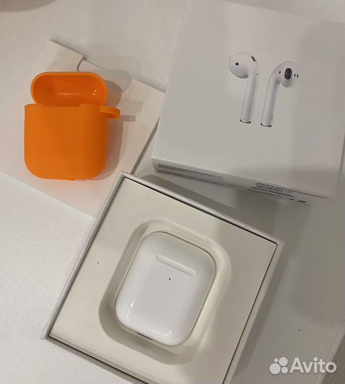 Наушники AirPods