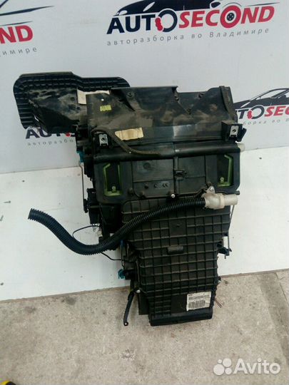 Корпус печки Nissan note e11