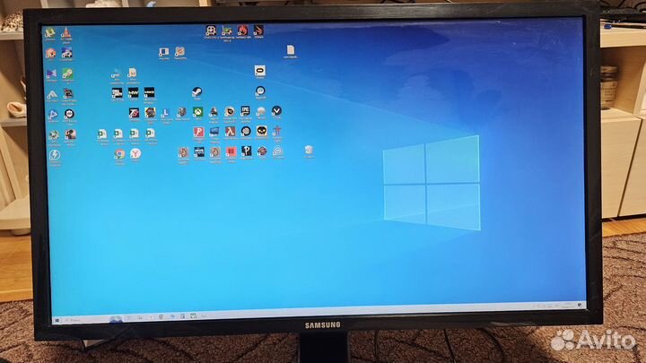 Samsung U28E590D 4К 28