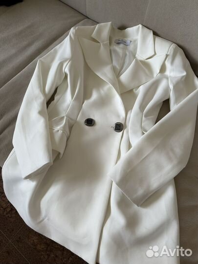 Белое платье-пиджак