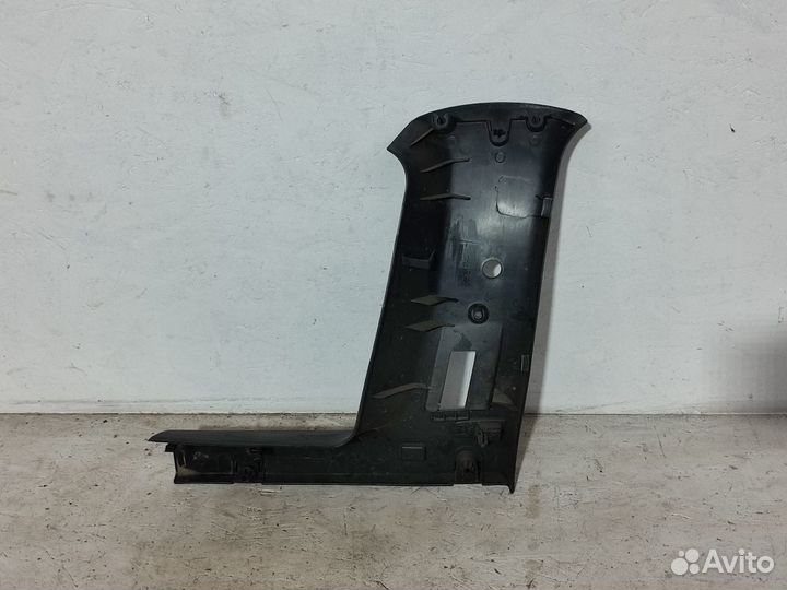 Обшивка задней стойки правая LADA Largus