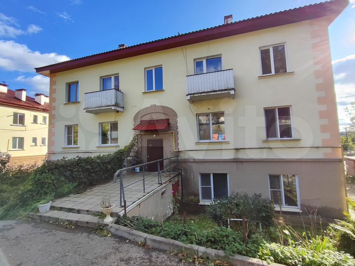 2-к. квартира, 40 м², 1/3 эт.
