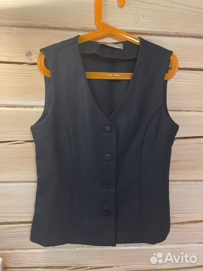 Жилет школьный на девочку 140