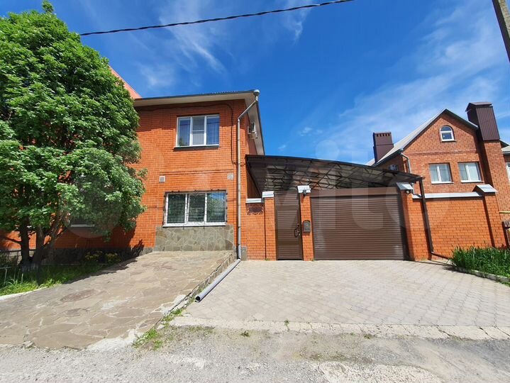 Дом 260 м² на участке 6 сот.