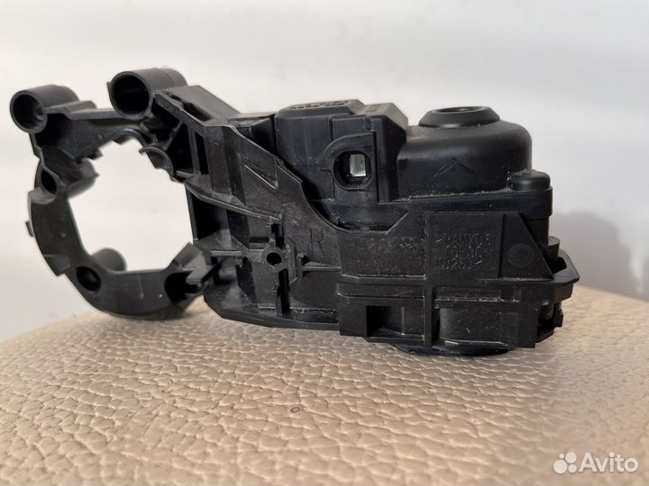 Моторчик правого зеркала Toyota Rav 4 xa 50