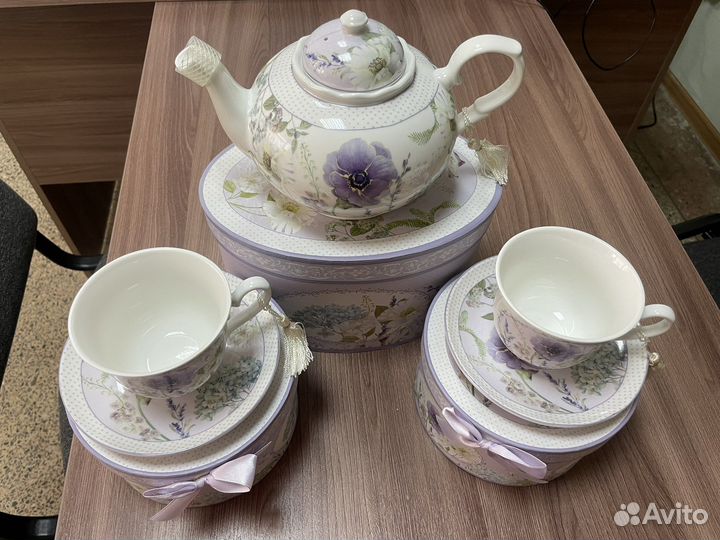 Набор фарфоровой посуды