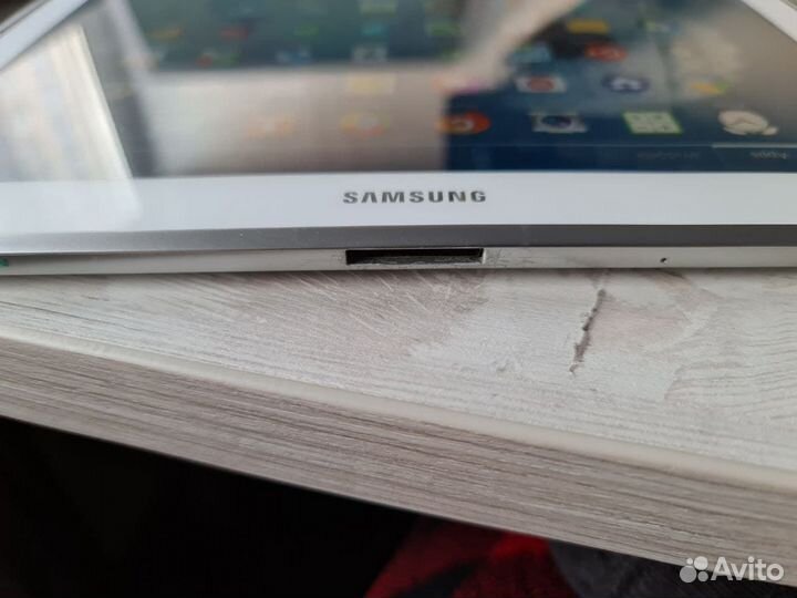 Планшет Samsung Galaxy Note 10.1 N8000 64 Гб