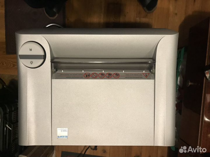 Шредер для уничтожения бумаг EBA 1324C (2Х15мм)