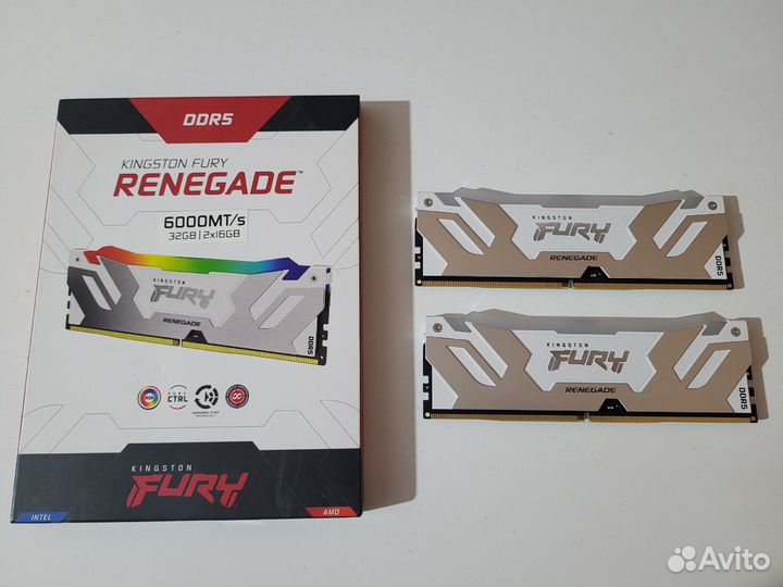 Kingston Fury Renegade White RGB 32 гб (2х16)