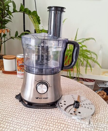 Кухонный комбайн Kitfort KT-1320 б/у