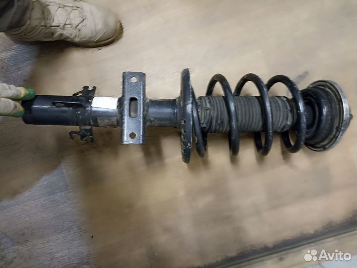 Стойка передняя левая VW-T6 7E5 413 031 H