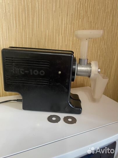 Мясорубка электрическая с насадками