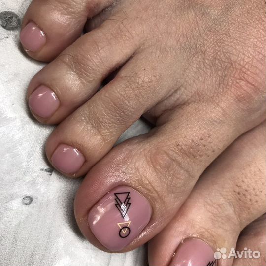 Маникюр, педикюр