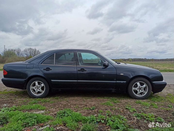 Mercedes-Benz E-класс 2.4 AT, 1998, 260 000 км