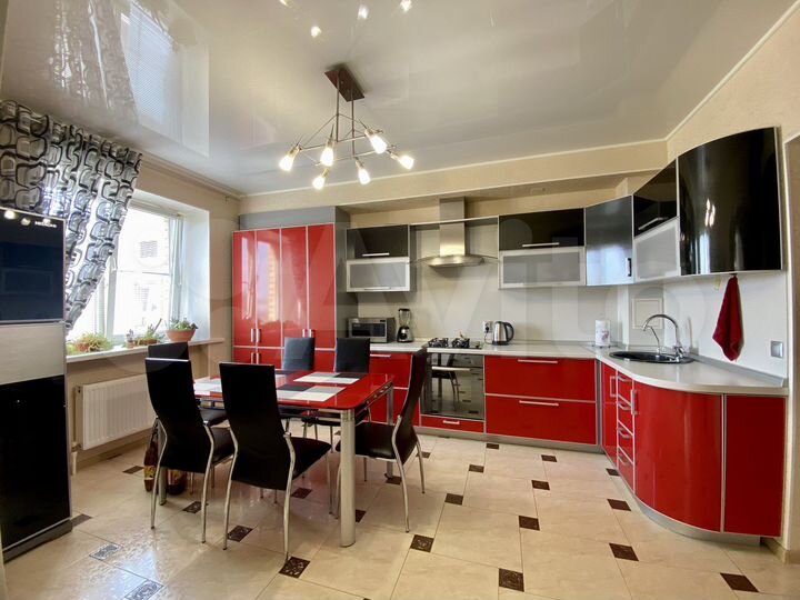 3-к. квартира, 101 м², 6/8 эт.